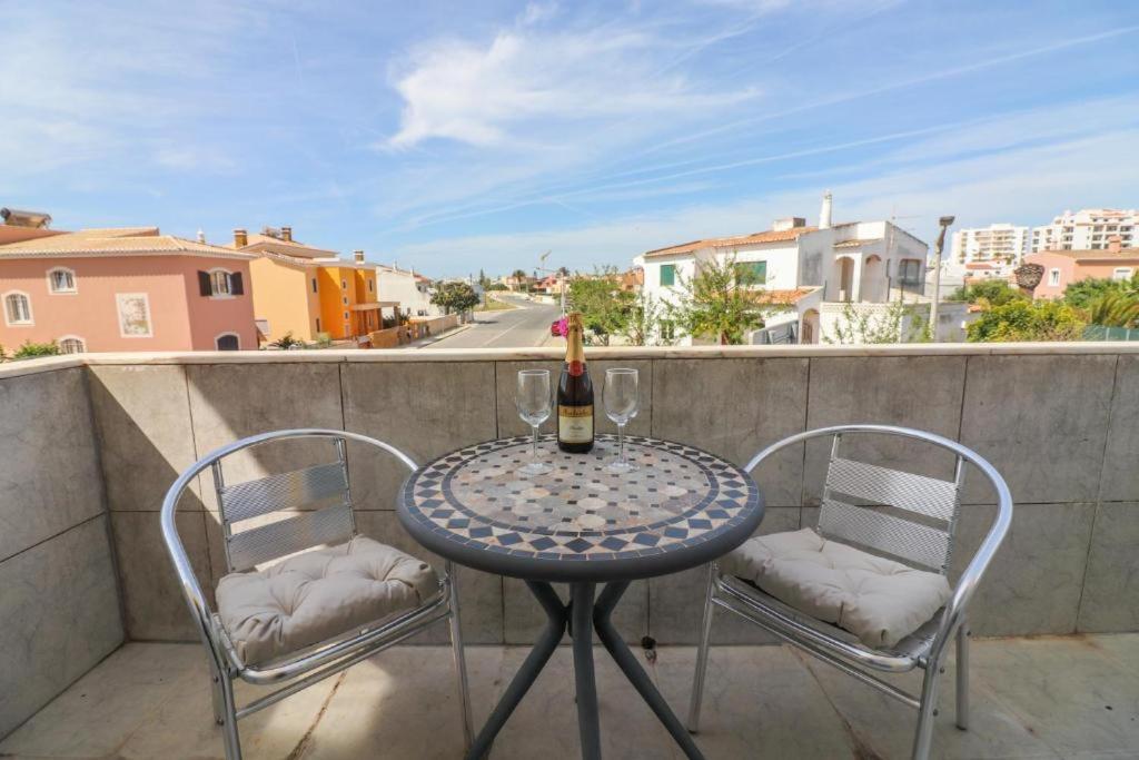 Bb Dona Ana Bed & Breakfast ลากอส ภายนอก รูปภาพ