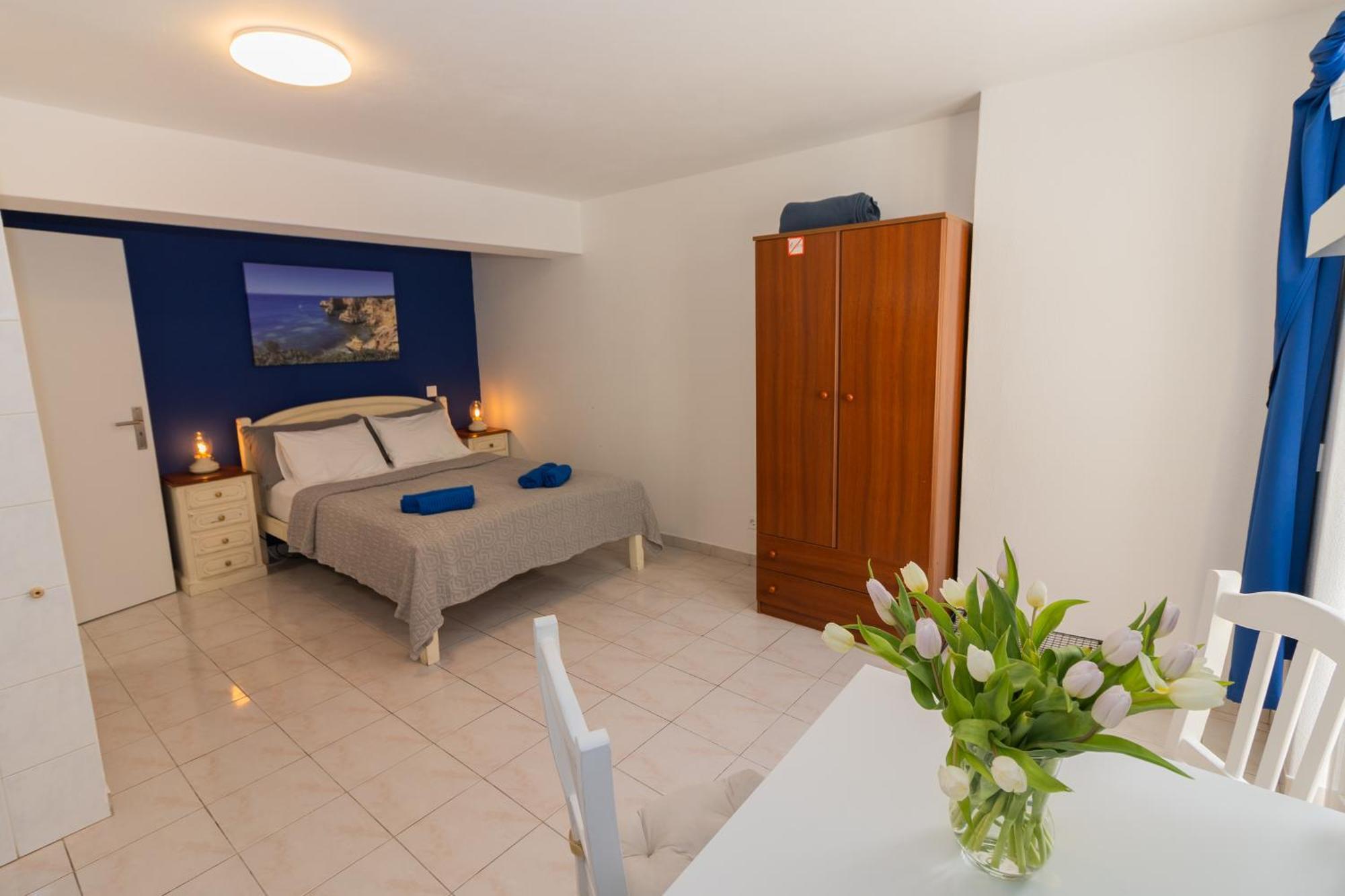 Bb Dona Ana Bed & Breakfast ลากอส ภายนอก รูปภาพ