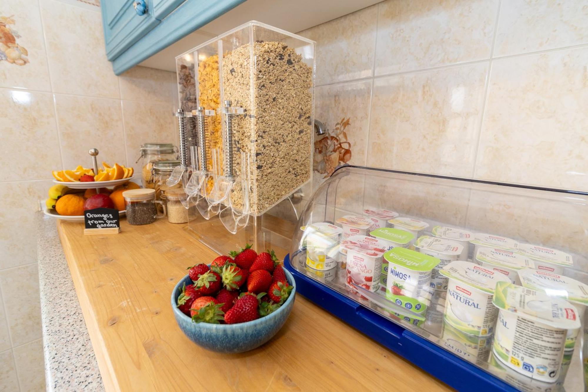Bb Dona Ana Bed & Breakfast ลากอส ภายนอก รูปภาพ