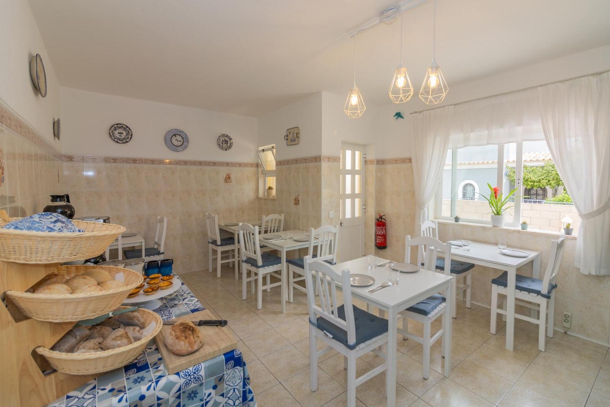Bb Dona Ana Bed & Breakfast ลากอส ภายนอก รูปภาพ