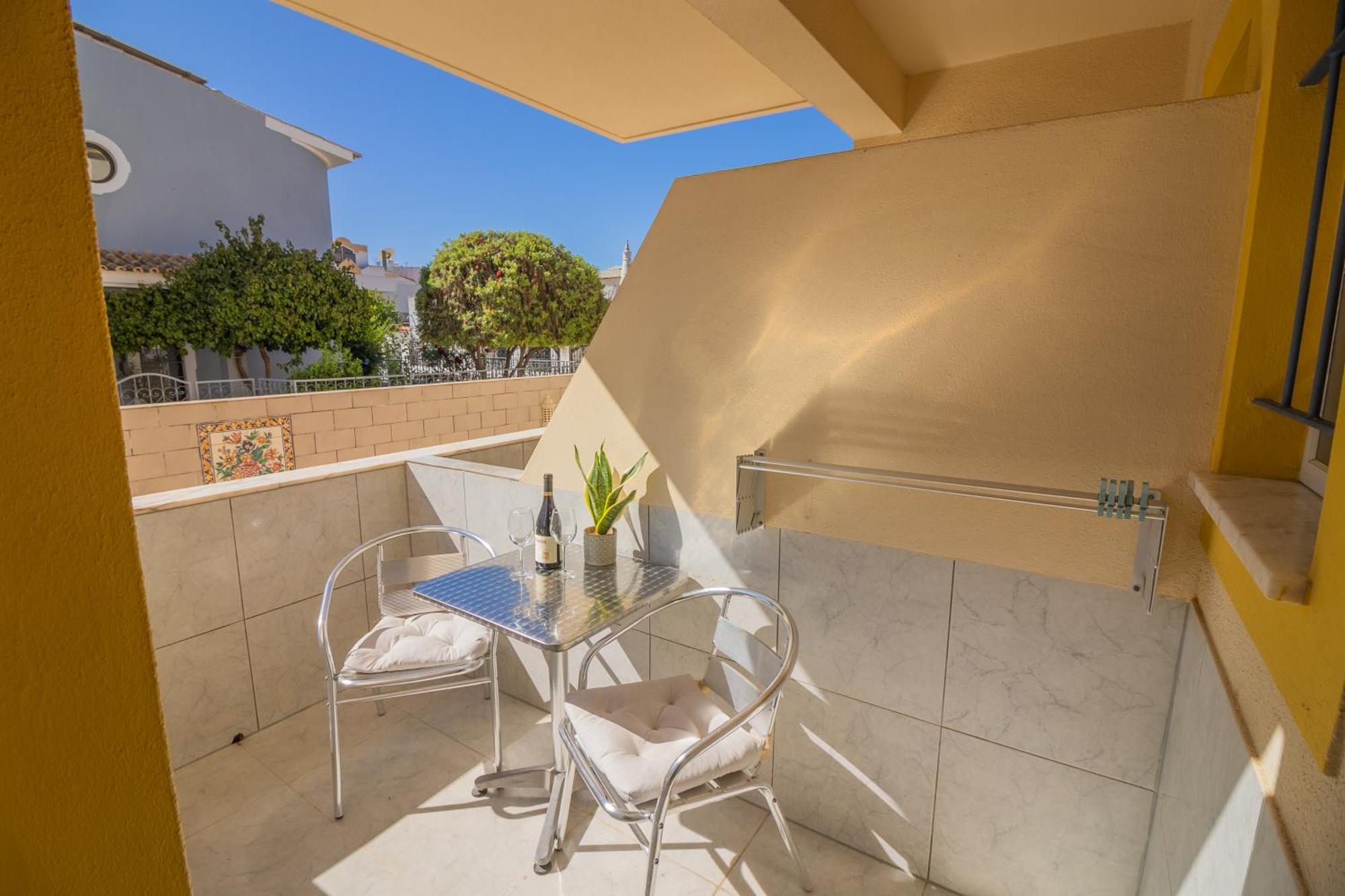 Bb Dona Ana Bed & Breakfast ลากอส ภายนอก รูปภาพ