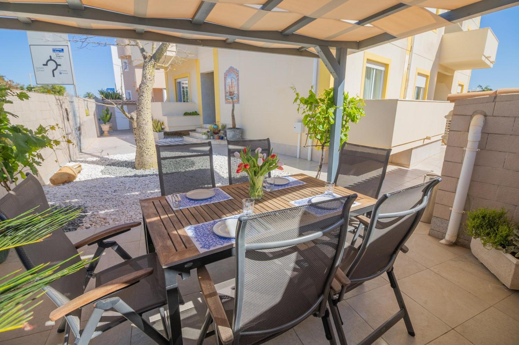 Bb Dona Ana Bed & Breakfast ลากอส ภายนอก รูปภาพ