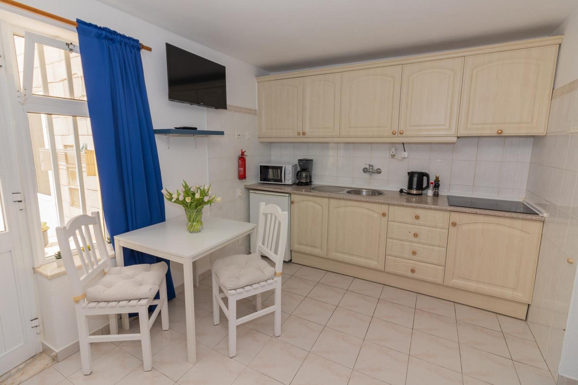 Bb Dona Ana Bed & Breakfast ลากอส ภายนอก รูปภาพ